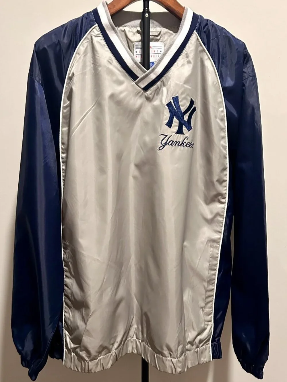 New York Yankee XL V-Neck Pullover, Warm-Up Jacket, Windbreaker.